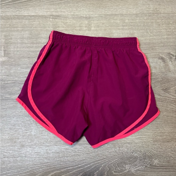 •NIKE• RUNNING SHORTS - Picture 2 of 4